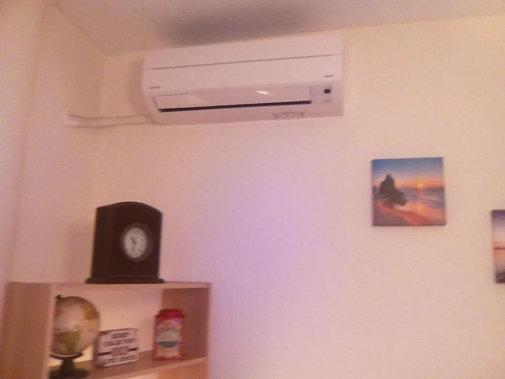 Peraía Sunny Apartments 0*,  יוון