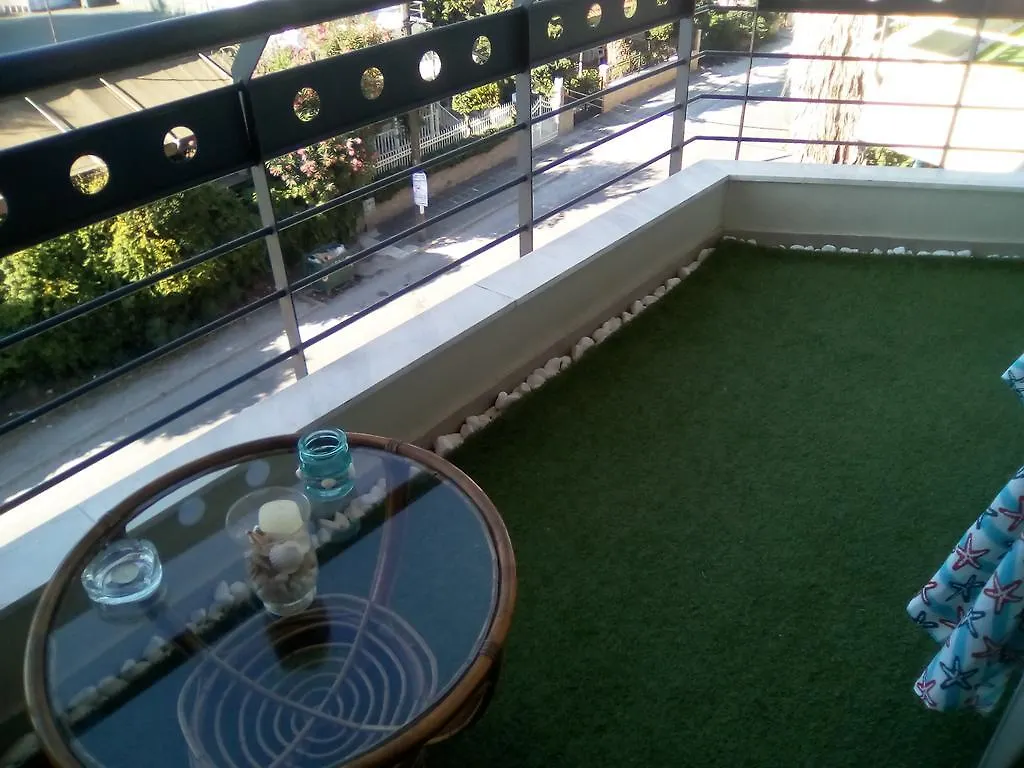 Peraía Sunny Apartments 0*,  יוון